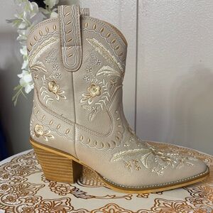 Chic Embroidered Cream Heeled Boots